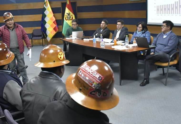 El diálogo entre mineros y autoridades del ministerio de Economía