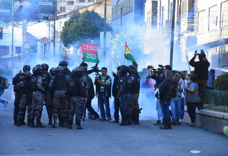 La Paz. La Marcha de la Paceñidad fue reprimida por la Policía con gases