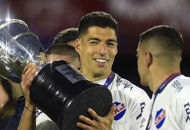 Con doblete de Suárez, Nacional goleó a Liverpool y es el nuevo