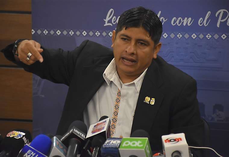 Rolando Cuéllar, diputado del MAS, en conferencia de prensa. Foto: APG Noticias