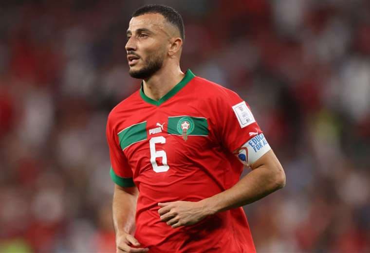  Romain Saïss, capitán de Marruecos. Goal
