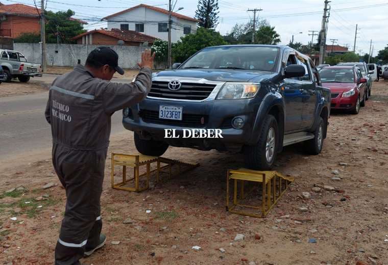 En Santa Cruz hay 30 puntos para la inspección técnica vehicular Foto: Juan Delgadillo 