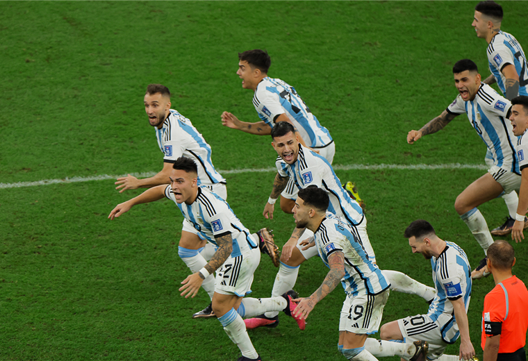 Los jugadores argentinos estallaron de alegrías tras la consagración en Qatar. Foto. AFP