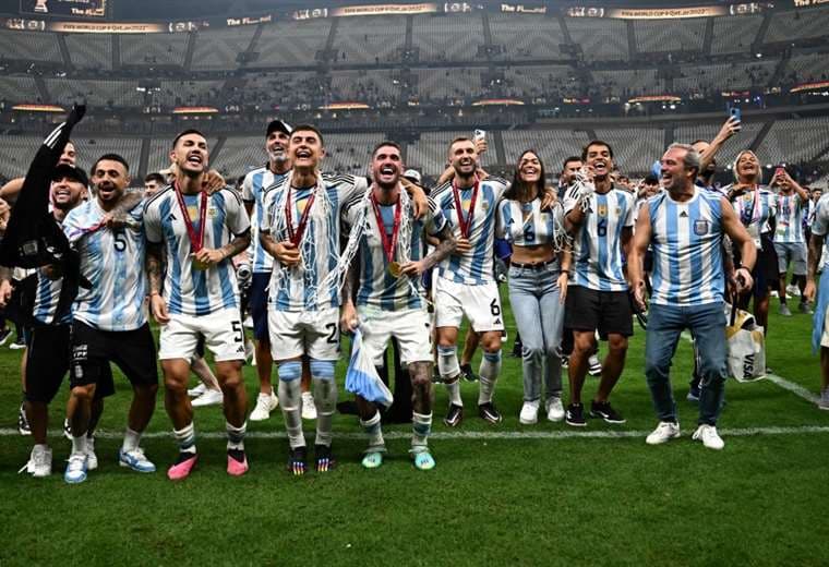 La selección argentina sabe que su país pasa un duro momento. Foto: AFP