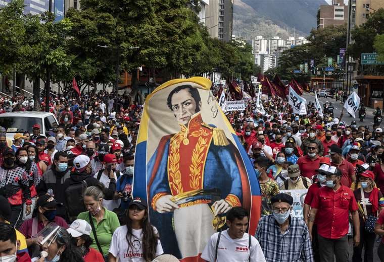 Chavistas marchan en Caracas/Foto: AFP
