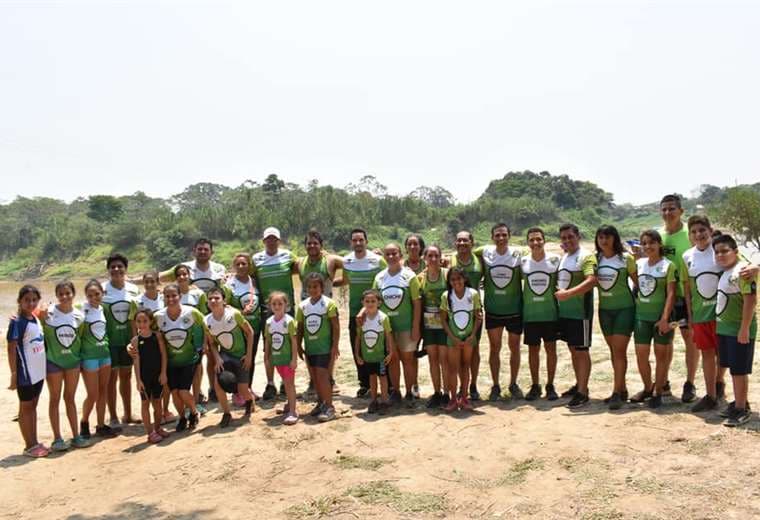 El equipo beniano de triatlón en Puerto Ballivián. Foto: Asobetri