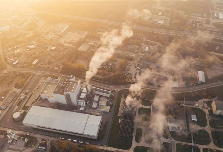 Vista aérea de una zona industrial en la ciudad polaca de Poznan/Foto: Marcin Jozwiak