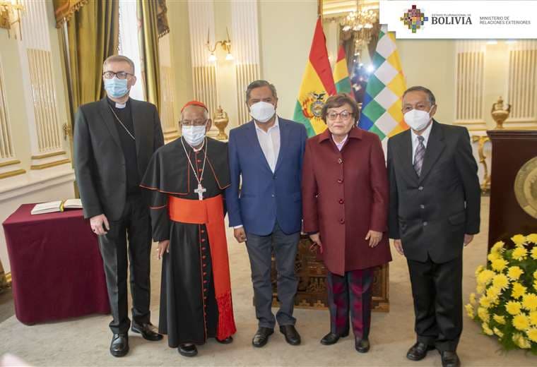La nueva embajadora boliviana ante el Vaticano I Cancillería.