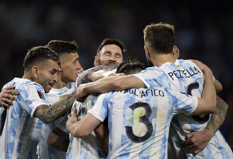 El festejo de los jugadores argentinos, que golearon a Venezuela. Foto. AFP
