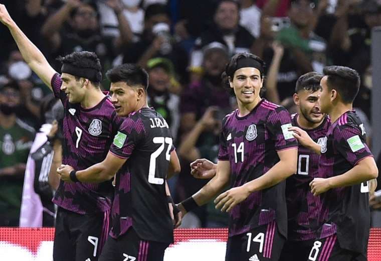 México celebró su clasificación ante su público. Foto: AFP