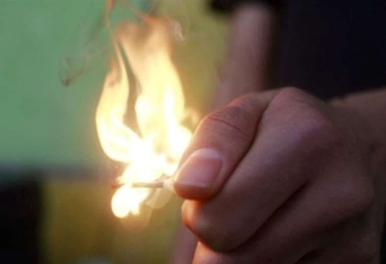 En Oruro, prenden fuego a un adolescente. Imagen de referencia