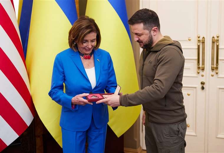 Delegación del Congreso de EE.UU. visitó al mandatario de Ucrania. Foto: AFP