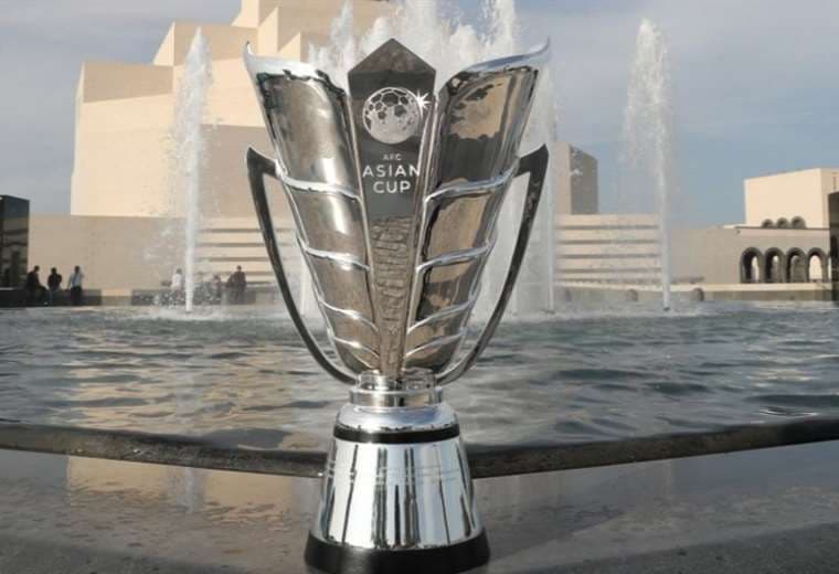 Este es el trofeo que disputan las selecciones asiáticas. Foto: Internet