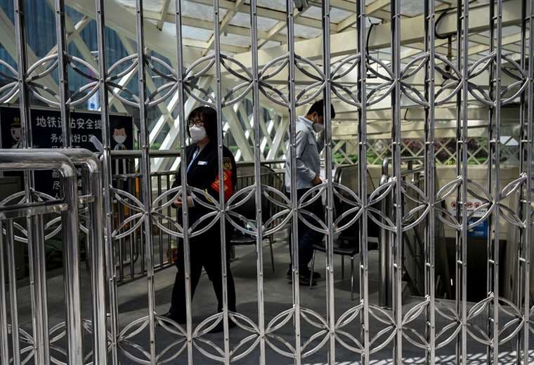 Beijing cerró docenas de estaciones de metro el 4 de mayo/Foto: AFP