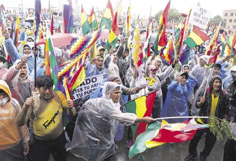 Los cocaleros del trópico de Cochabamba anuncian protestas