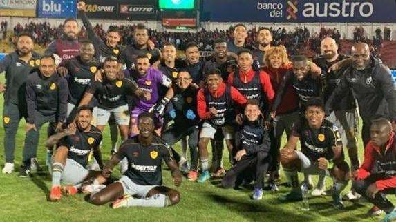 Festejo de la victoria del Aucas pro 2-1 al Deportivo Cuenca