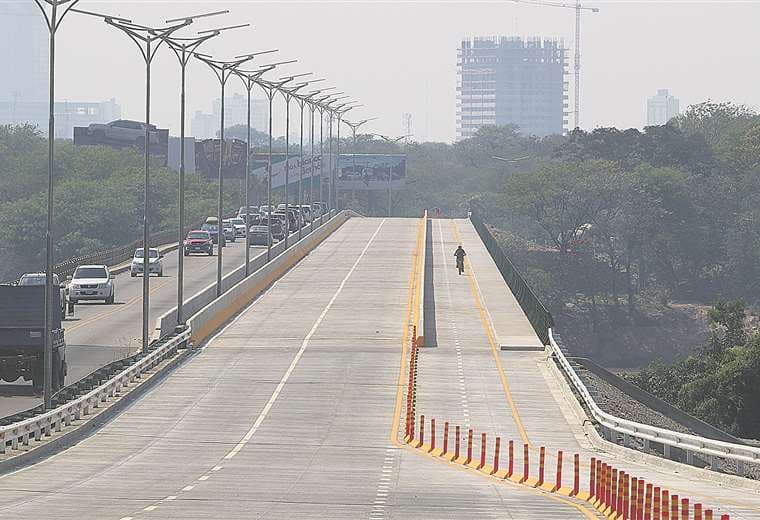 La Gobernación inicia la entrega de obras, con la inauguración del puente Metropolitano / Foto: Juan Carlos Torrejón