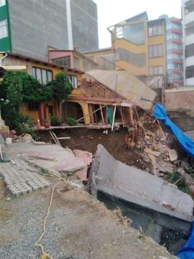 Caída de muros en una construcción en La Paz I AMUN.