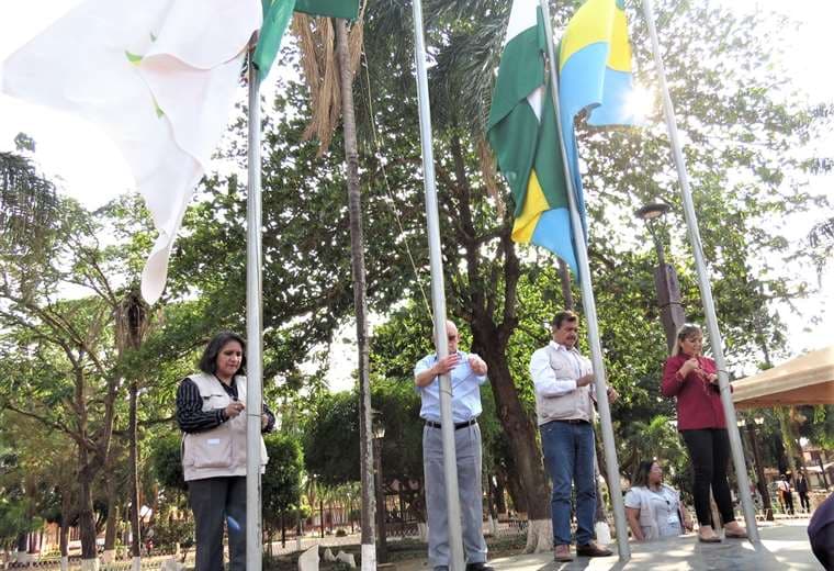 Autoridades del TSE durante la inauguración de la jornada electoral en San Ignacio Foto TE
