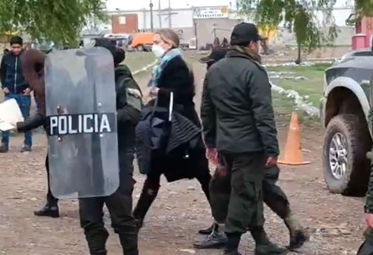 La esposa de Camacho en Chonchocoro. Foto: Movimientos Sociales de Bolivia.