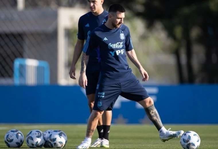Messi en un entrenamiento de la Selección argentina 