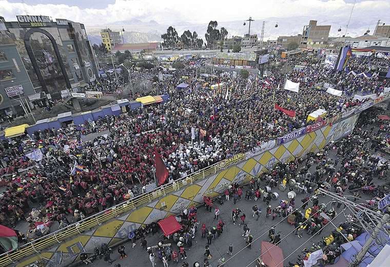 El multitudinario cabildo del 'arcismo' en El Alto. Foto:APG