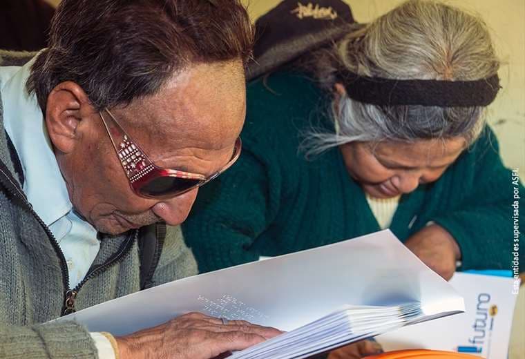Las personas ciegas ya pueden leer sus contratos antes de firmar (Foto: Extend)