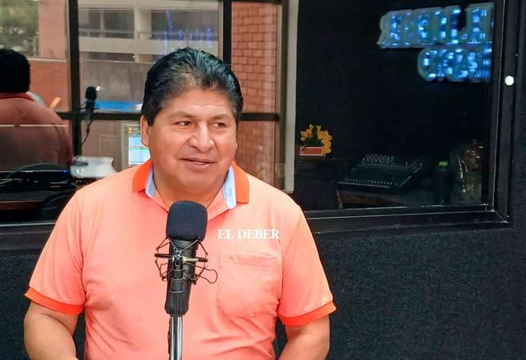 Juan Carlos Calvimontes en estudios de EL DEBER Radio