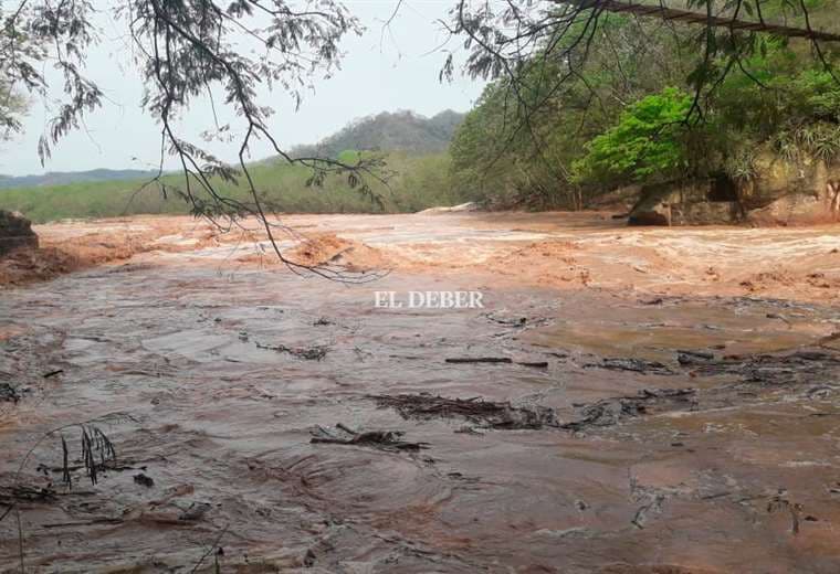 En La Angostura, las lluvias ocasionaron la formación de una mazamorra que bajó por el río