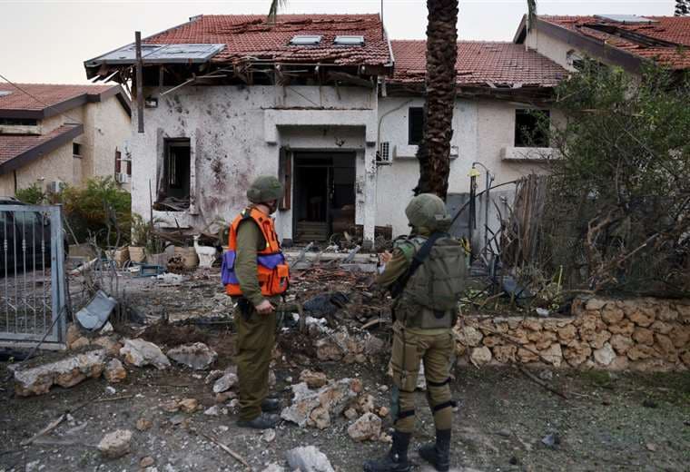 Una vivienda bombardeada en la ciudad israelí de Ashkelon / Foto: AFP