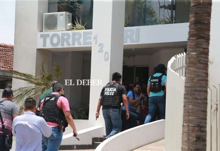 El doble crimen se registró en un edificio cerca del segundo anillo. Foto: Fuad Landívar