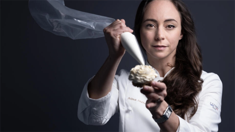 La francesa Nina Métayer, elegida mejor pastelera del mundo en 2023 
