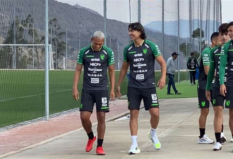 Reinoso y Martins juntos en el entrenamiento de La Verde. Mauricio Panozo