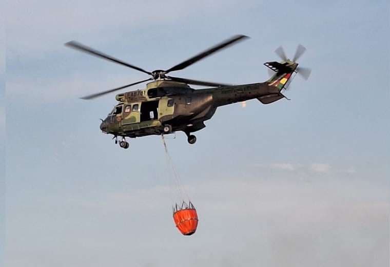 Con aeronaves combaten los incendios en Bolivia/Foto: Ministerio de Defensa