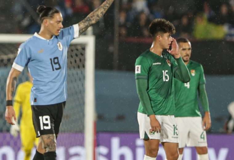 Núñez (17) hizo el primero de Uruguay y Villamil (15) anotó un autogol. Foto: AFP