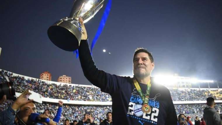 Marcelo Claure festejando el título del Apertura 2022