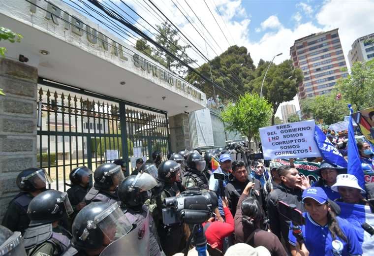 Protesta de evistas en puertas del TSE. Foto de archivo: APG.