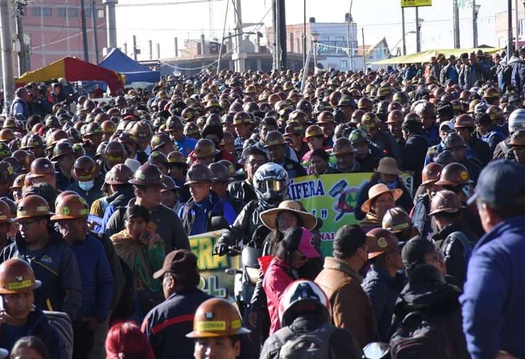 Mineros del oro se apostaron los principales accesos de La Paz para bloquear. Foto: APG