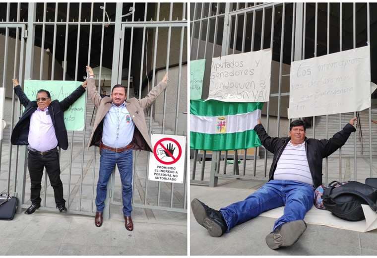 Protesta de Amdecruz en puertas de la Asamblea Legislativa