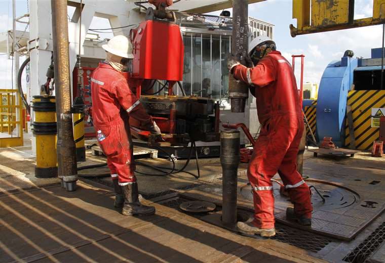 YPFB destaca inversiones del sector petrolero 