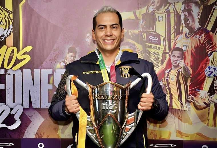 Cabanillas se coronó campeón de la liga con el Tigre. 