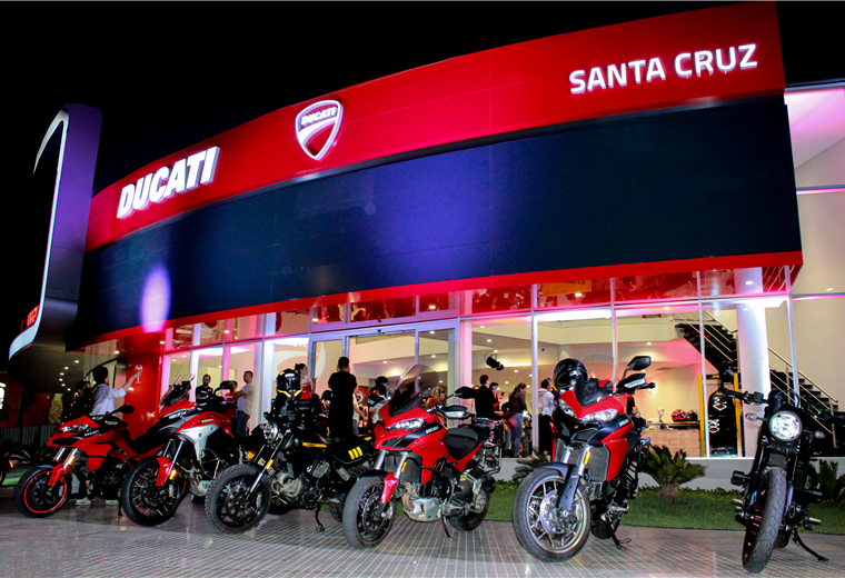 Ducati estrena showroom con una amplia oferta de modelos y