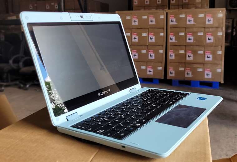 Alcaldía cruceña entrega 14.958 computadoras-tablet a estudiantes de secundaria