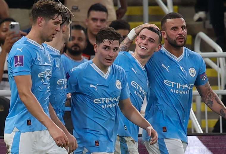 Los jugadores del Manchester City celebran la victoria. Foto: AFP