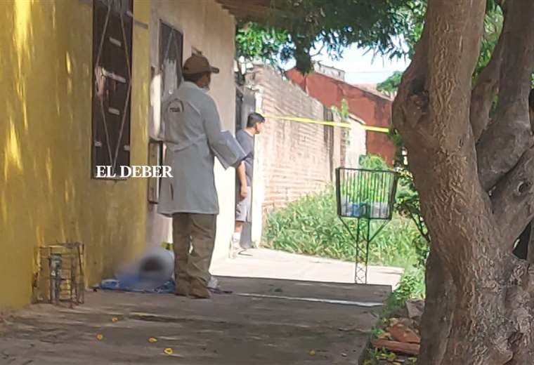 El hombre fue acribillado en la puerta de su casa/Foto: Juan Carlos Torrejón