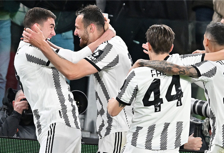 Imagen archivo de los jugadores de Juventus festejando un gol.