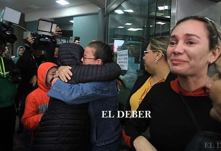 Las dos mujeres se reencontraron con su familia/Foto: Ricardo Montero
