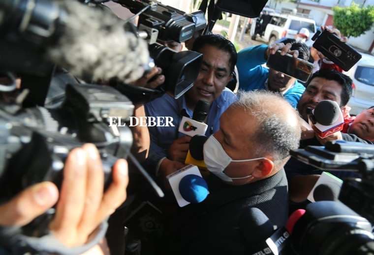 José Illanes al llegar a la Fiscalía/Foto: Fuad Landívar