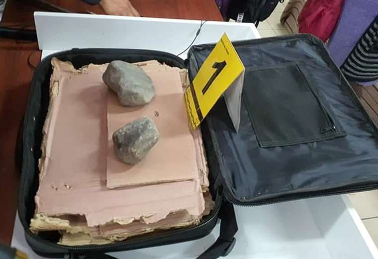 Entregaron un maletín con piedras y cartón en vez del dinero.