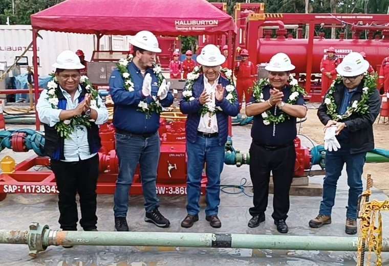 Luis Arce durante la inauguración de un pozo petrolero / Foto: Soledad Prado